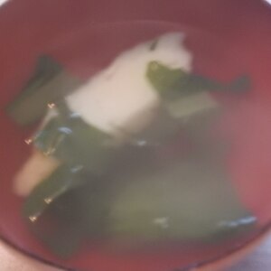 【合わせ出汁で簡単】カマボコと小松菜のお吸い物